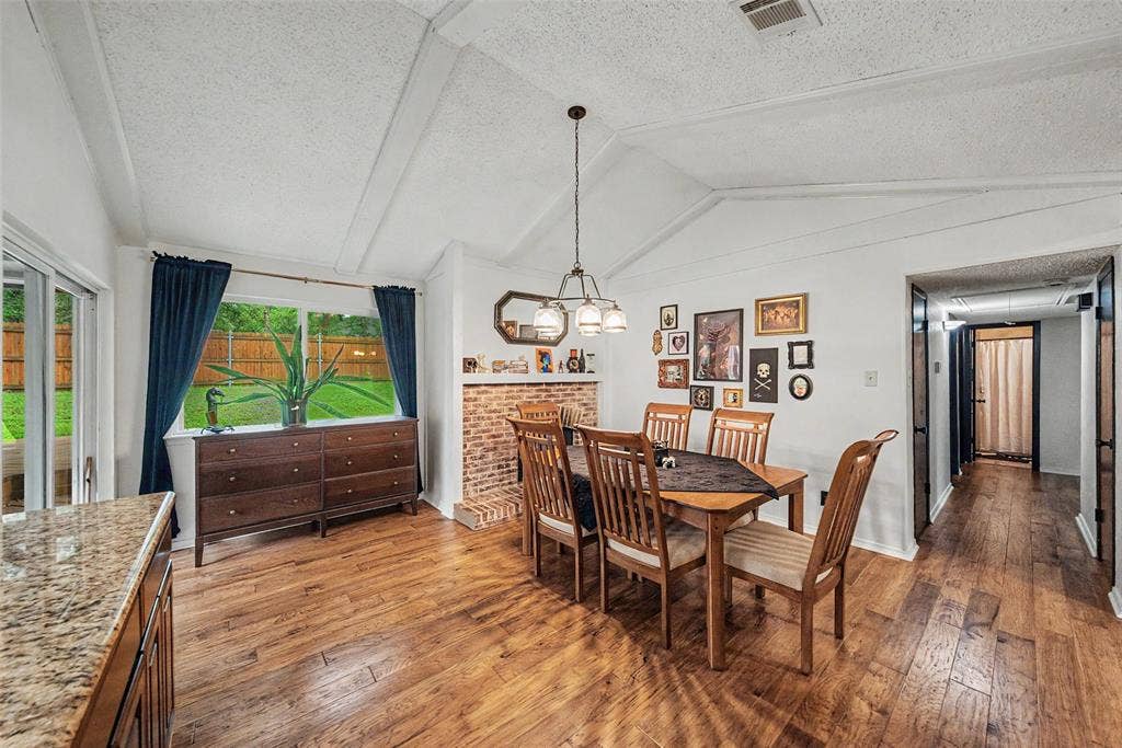 303 Shelmar Drive, Euless, TX 76039 303 Shelmar Drive, Euless, TX 76039