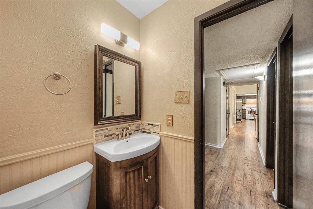 303 Shelmar Drive, Euless, TX 76039 303 Shelmar Drive, Euless, TX 76039