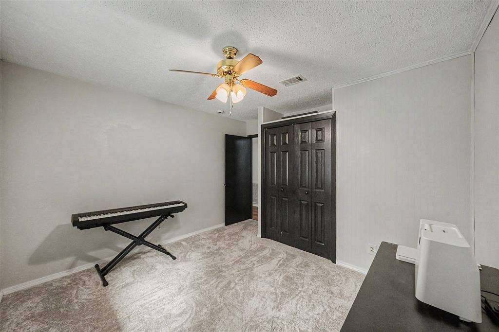 303 Shelmar Drive, Euless, TX 76039 303 Shelmar Drive, Euless, TX 76039