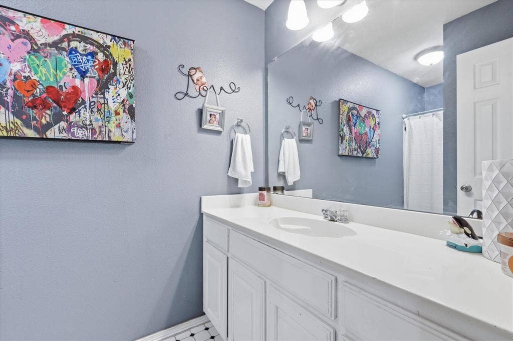 5002 Bayberry Drive, Arlington, TX 76017