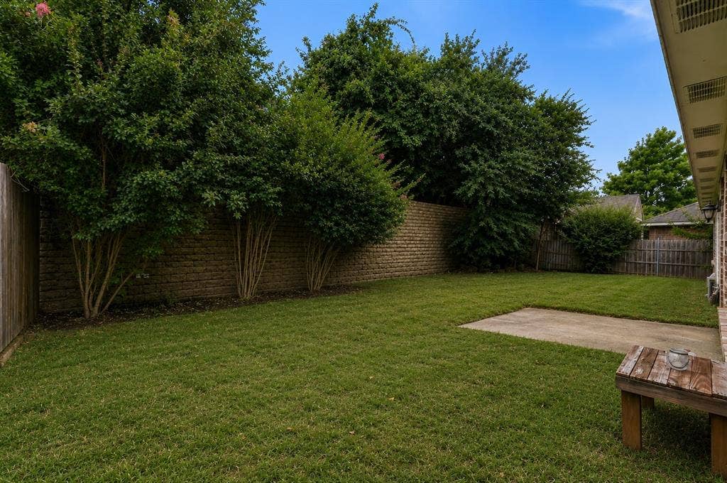 5002 Bayberry Drive, Arlington, TX 76017