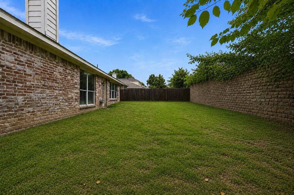 5002 Bayberry Drive, Arlington, TX 76017