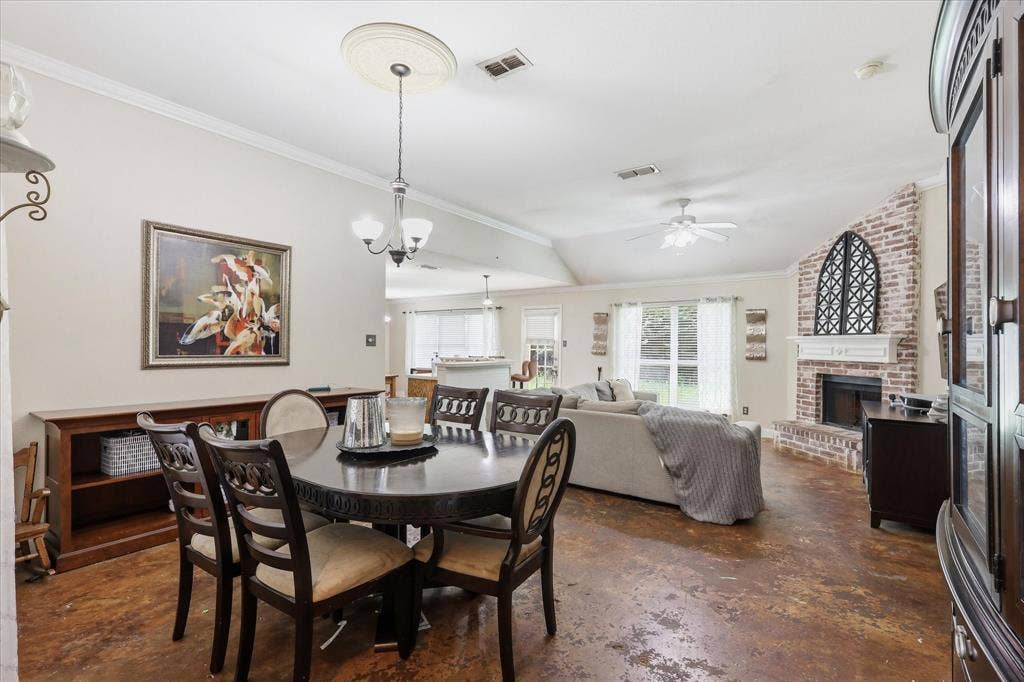 5002 Bayberry Drive, Arlington, TX 76017