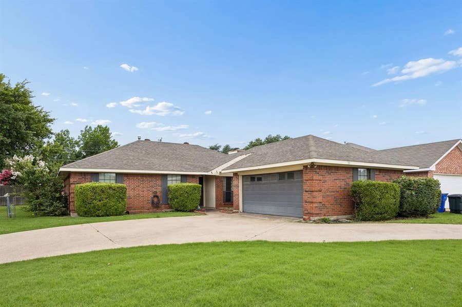 Property photo for 301 Southlake Drive, Forney, TX