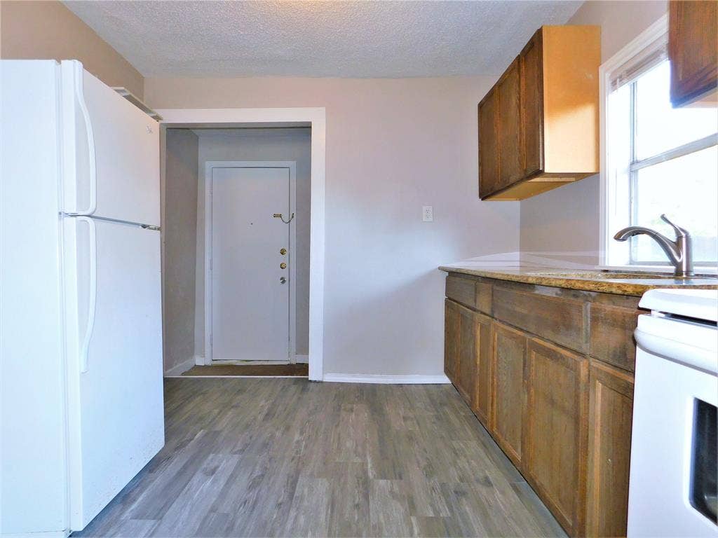 1014 Peak Street, Denton, TX 76201 1014 Peak Street, Denton, TX 76201