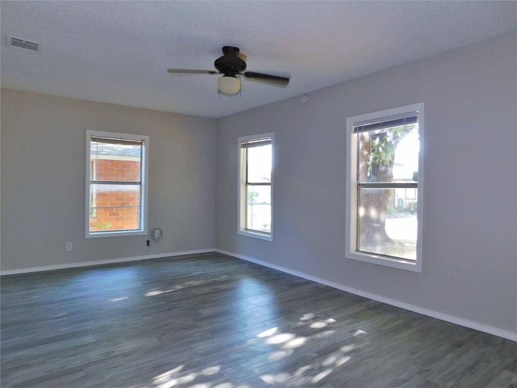 1014 Peak Street, Denton, TX 76201 1014 Peak Street, Denton, TX 76201