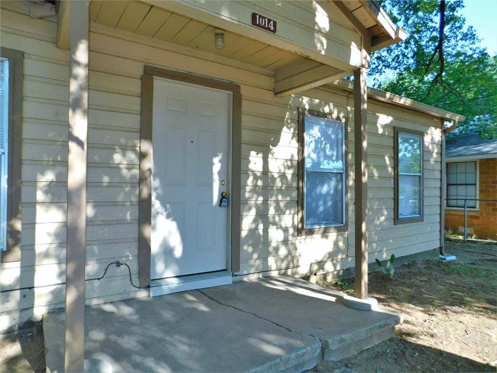 1014 Peak Street, Denton, TX 76201 1014 Peak Street, Denton, TX 76201