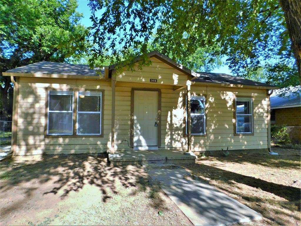 1014 Peak Street, Denton, TX 76201 1014 Peak Street, Denton, TX 76201