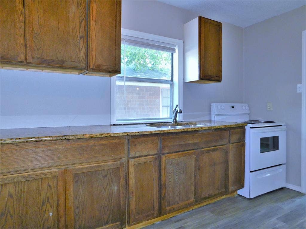 1014 Peak Street, Denton, TX 76201 1014 Peak Street, Denton, TX 76201