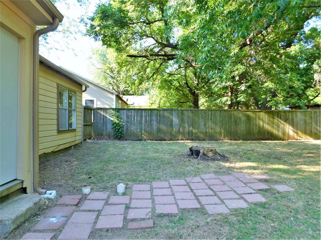 1014 Peak Street, Denton, TX 76201 1014 Peak Street, Denton, TX 76201
