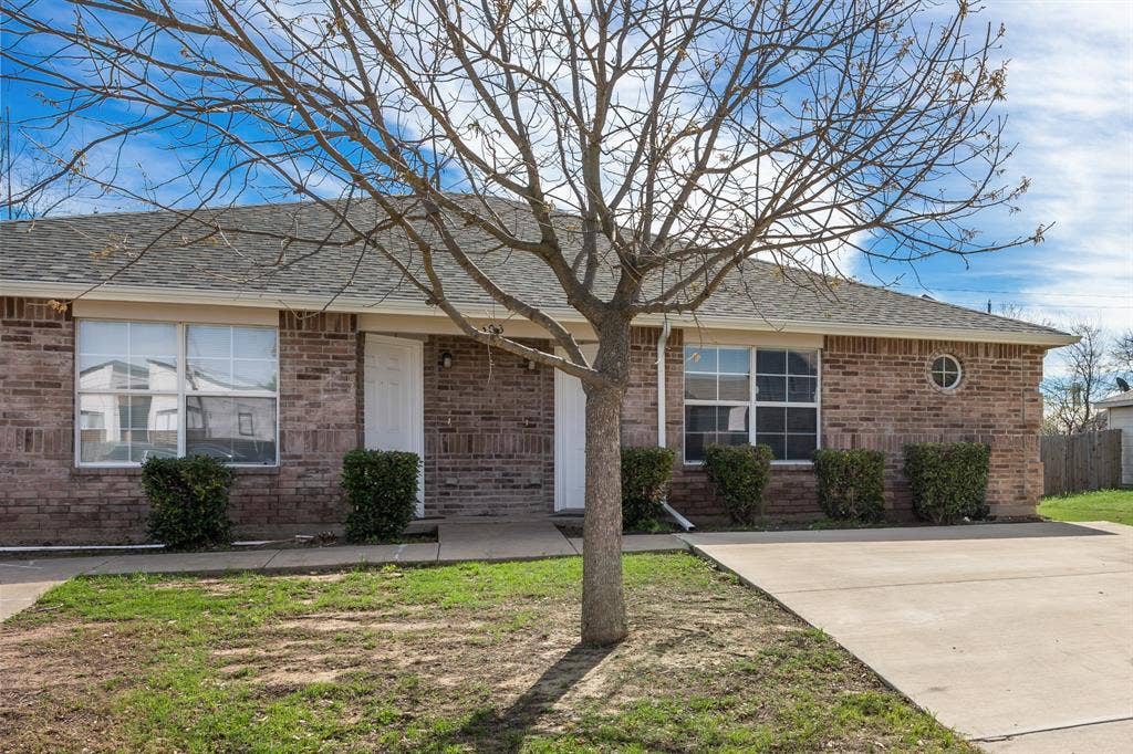 303 Kings Way Drive, #B, Mansfield, TX 76063 303 Kings Way Drive, #B, Mansfield, TX 76063