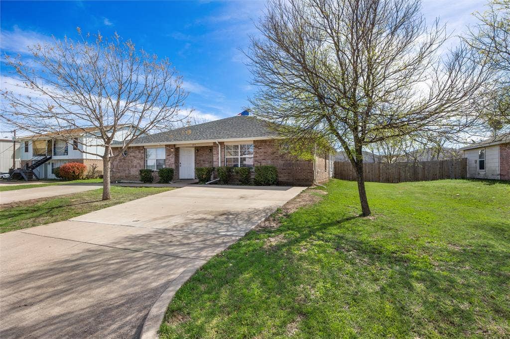 303 Kings Way Drive, #B, Mansfield, TX 76063 303 Kings Way Drive, #B, Mansfield, TX 76063