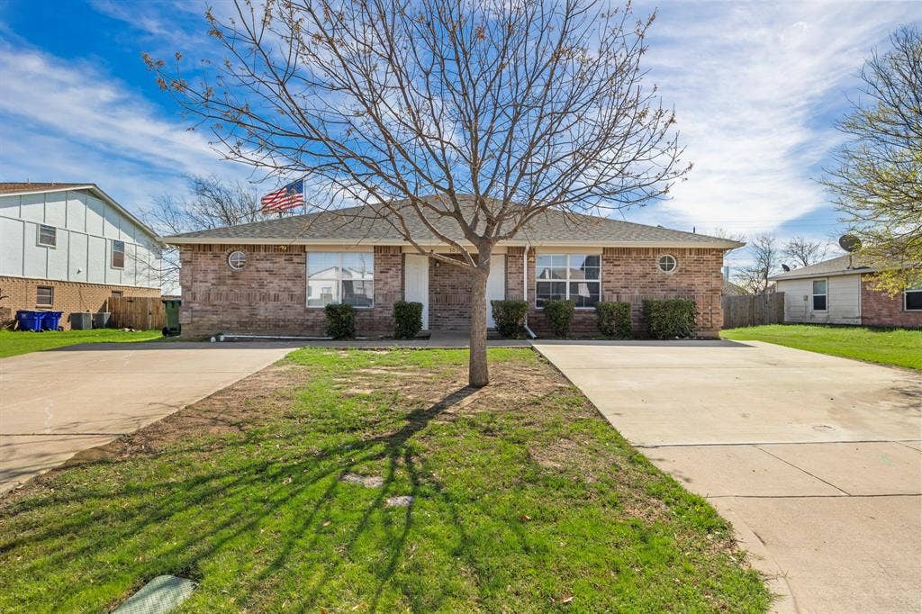 303 Kings Way Drive, #B, Mansfield, TX 76063 303 Kings Way Drive, #B, Mansfield, TX 76063