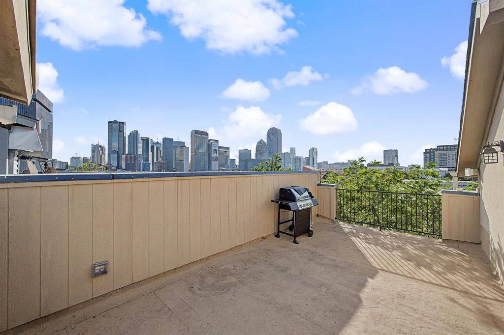 Private Rooftop Deck