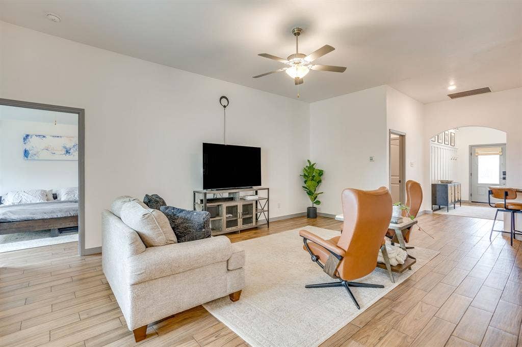 7529 Pleasant Oaks Street, Fort Worth, TX 76120 7529 Pleasant Oaks Street, Fort Worth, TX 76120