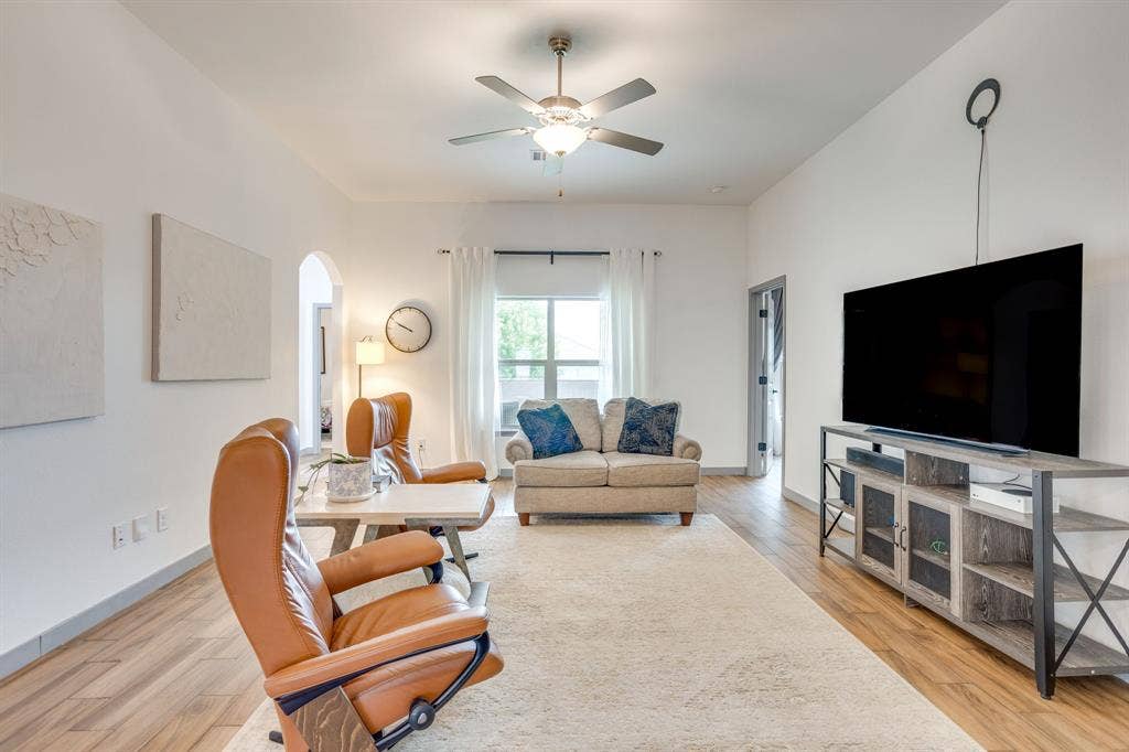 7529 Pleasant Oaks Street, Fort Worth, TX 76120 7529 Pleasant Oaks Street, Fort Worth, TX 76120