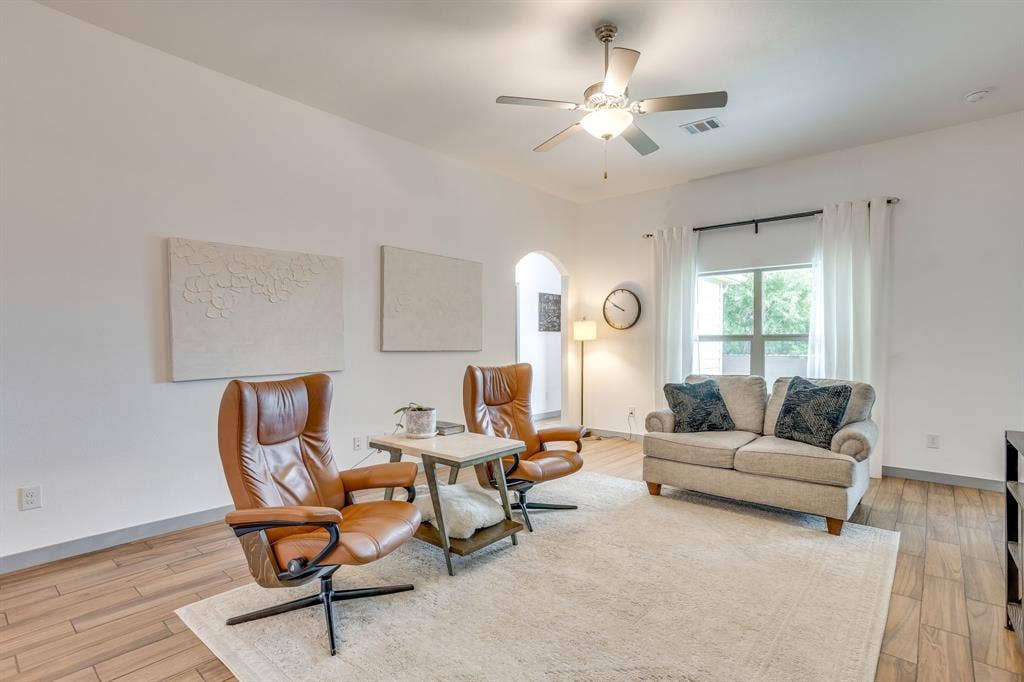 7529 Pleasant Oaks Street, Fort Worth, TX 76120 7529 Pleasant Oaks Street, Fort Worth, TX 76120