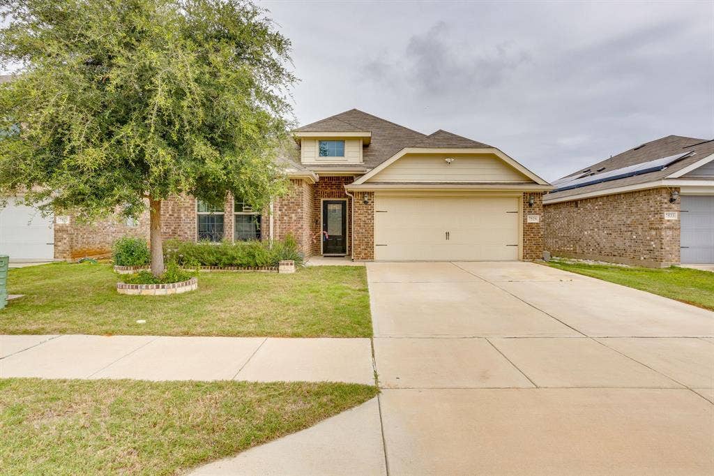 7529 Pleasant Oaks Street, Fort Worth, TX 76120 7529 Pleasant Oaks Street, Fort Worth, TX 76120