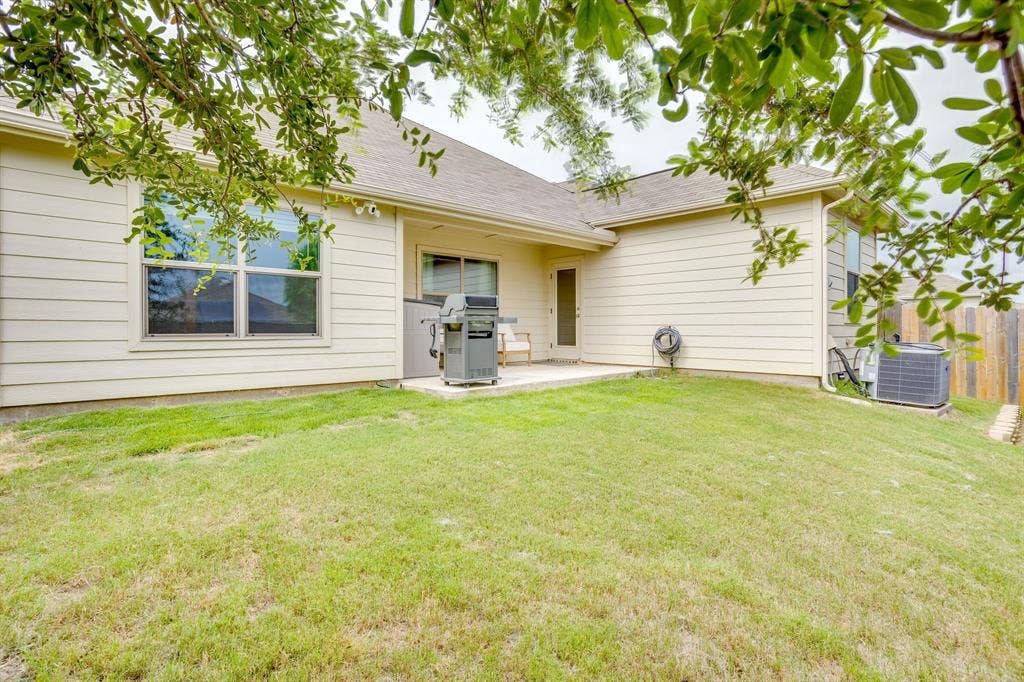 7529 Pleasant Oaks Street, Fort Worth, TX 76120 7529 Pleasant Oaks Street, Fort Worth, TX 76120