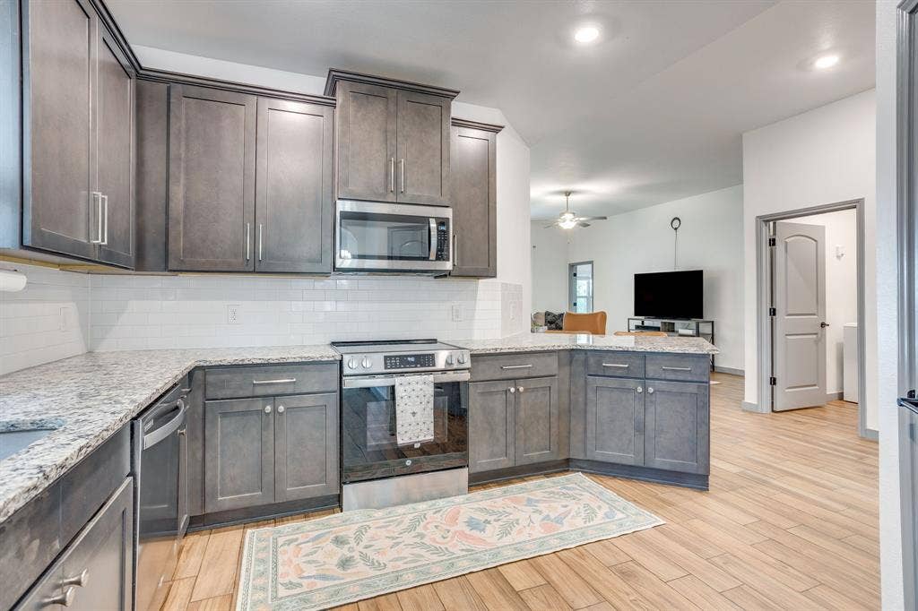 7529 Pleasant Oaks Street, Fort Worth, TX 76120 7529 Pleasant Oaks Street, Fort Worth, TX 76120