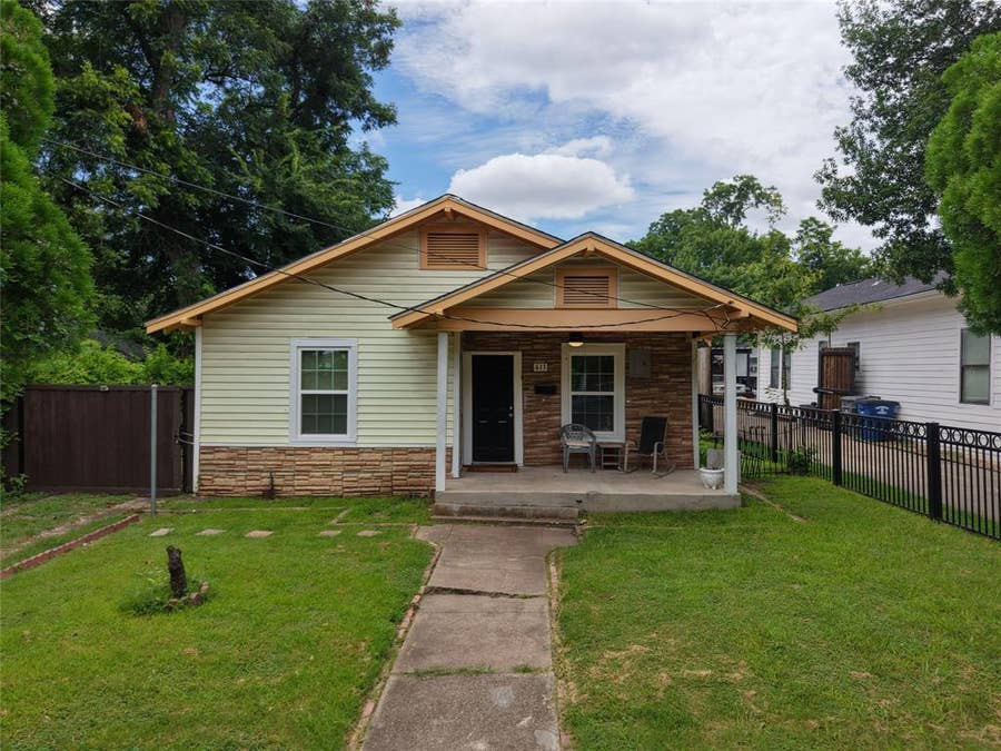Property photo for 611 Wayne Street, Dallas, TX