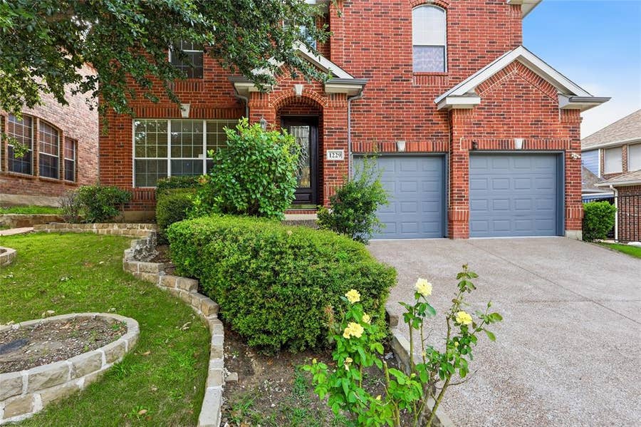 Property photo for 1229 Tioga Drive, Irving, TX