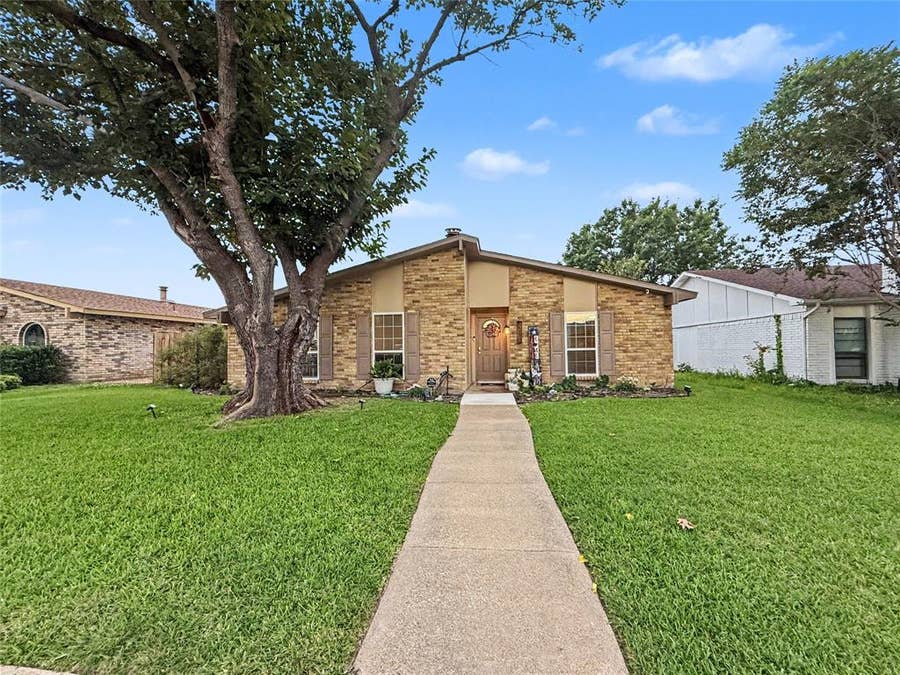 Property photo for 2910 Sweet Gum Street, Garland, TX