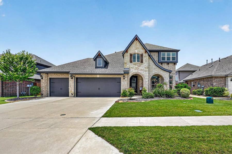 Property photo for 1943 Silverleaf Drive, Glenn Heights, TX