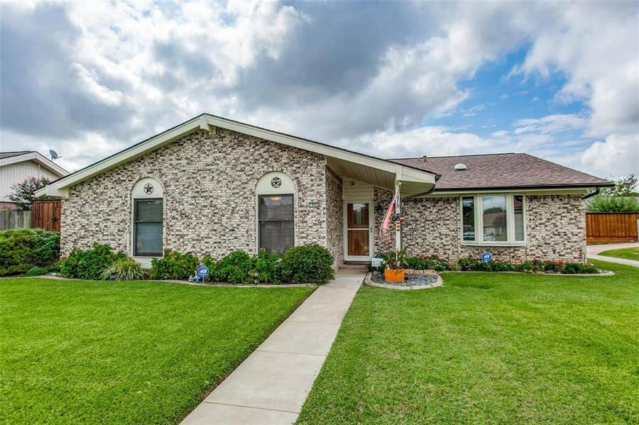 Property photo for 1902 Heather Way, Richardson, TX