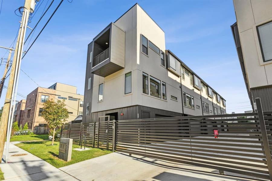 Property photo for 2912 Hawthorne Avenue, #101, Dallas, TX