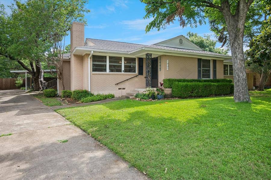 Property photo for 1631 Macmanus Drive, Dallas, TX