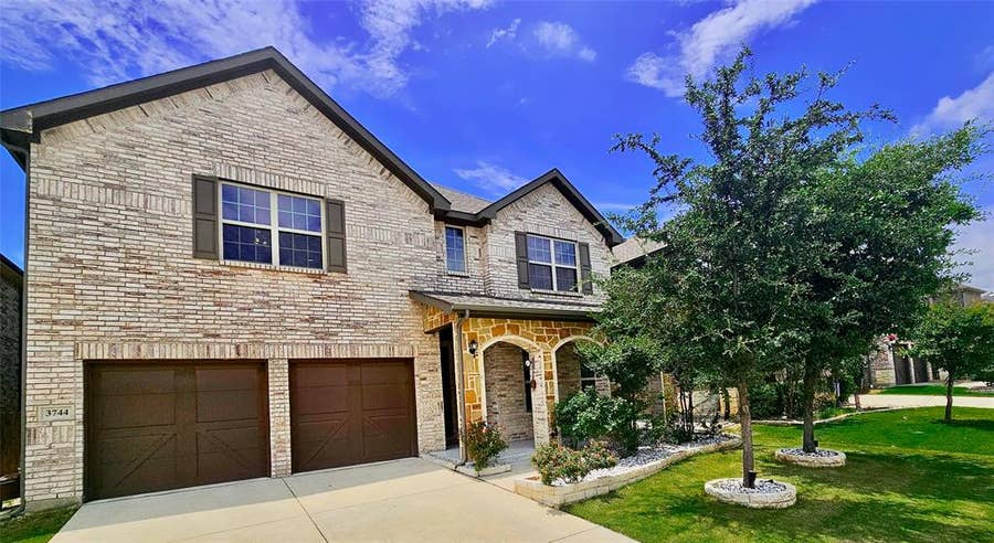 Property photo for 3744 Holly Brook Drive, Fort Worth, TX