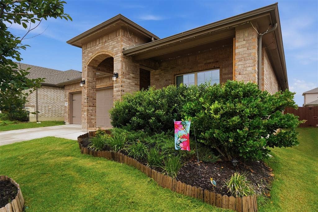 2220 Dyre Drive, Haslet, TX 76052