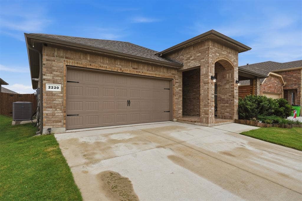 2220 Dyre Drive, Haslet, TX 76052