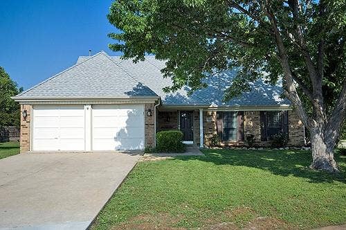 Property photo for 5309 Maple Court, Flower Mound, TX