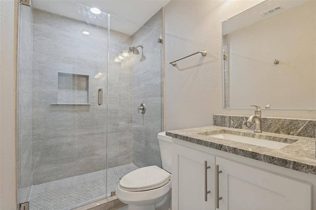 3505 Hanover Lane, Irving, TX 75062 3505 Hanover Lane, Irving, TX 75062