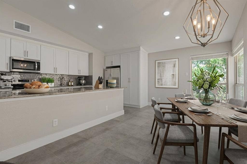 3505 Hanover Lane, Irving, TX 75062 Virtually staged
