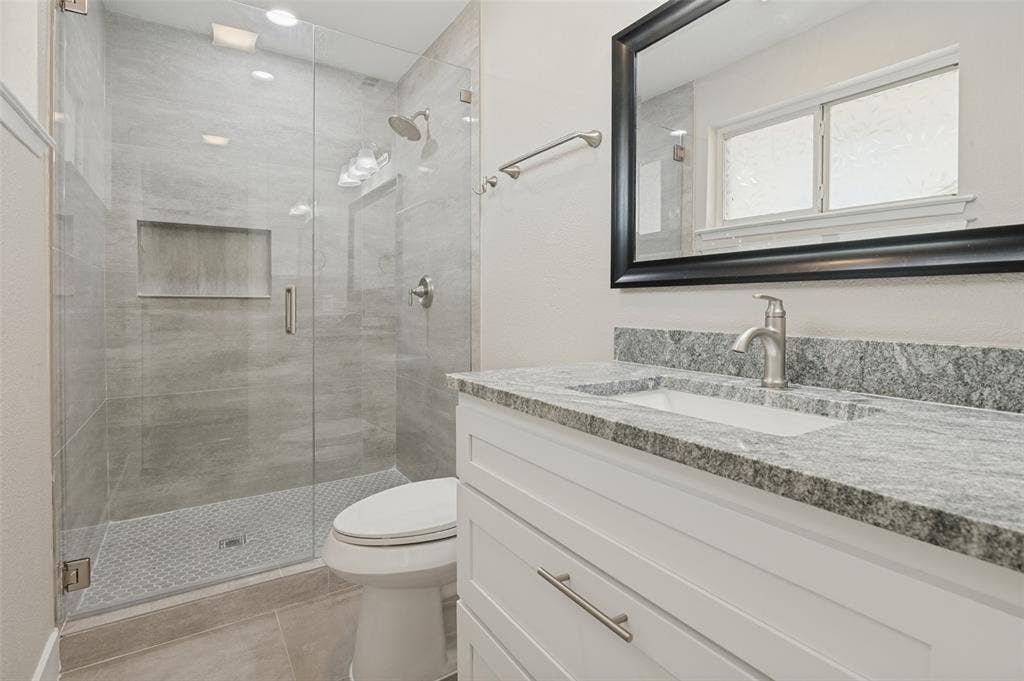 3505 Hanover Lane, Irving, TX 75062 3505 Hanover Lane, Irving, TX 75062