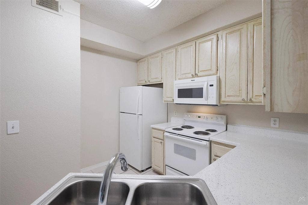 11908 Anderson Mill Road, #0828, Austin, TX 78726 Move In Now and Receive the rest of June free + 1 month free! Earn Cash Back Just for Paying Rent On Time! Ask us how!