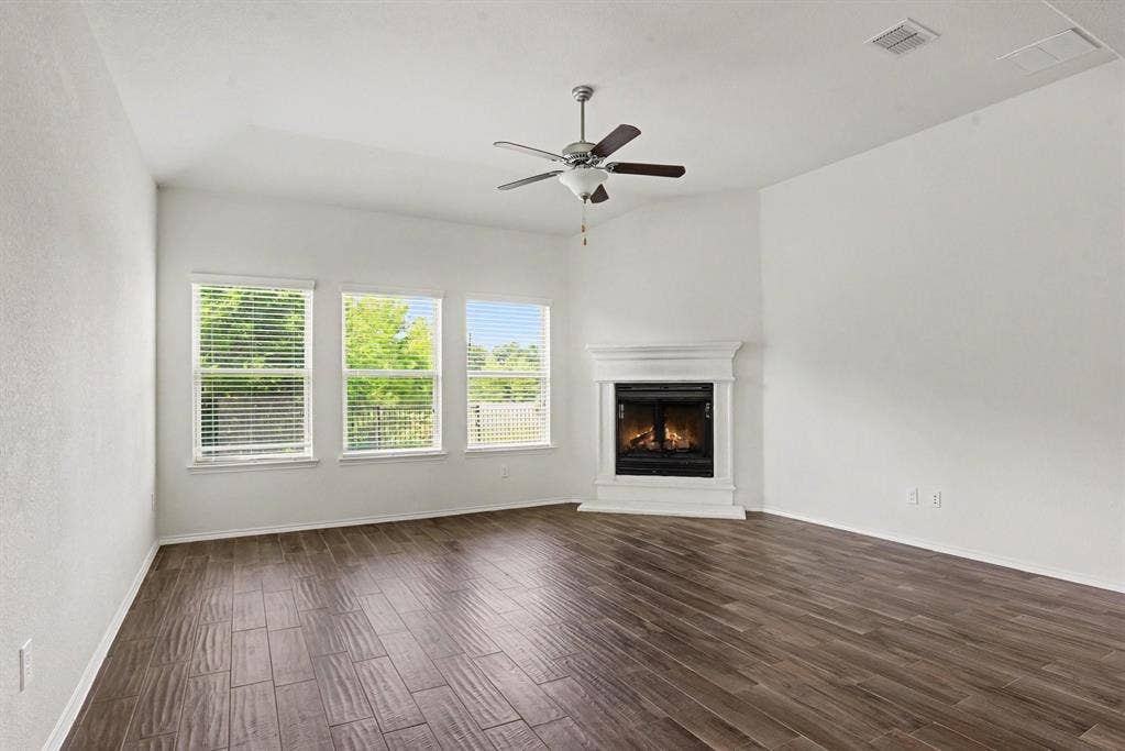 506 Robinson Way, Fate, TX 75189