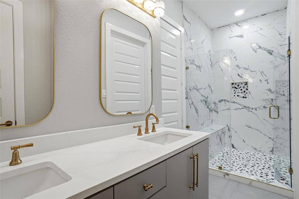 400 Hideaway Court, Euless, TX 76039 400 Hideaway Court, Euless, TX 76039