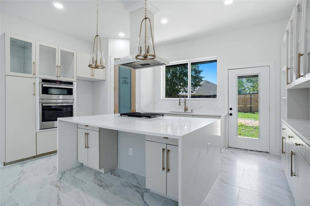 400 Hideaway Court, Euless, TX 76039 400 Hideaway Court, Euless, TX 76039