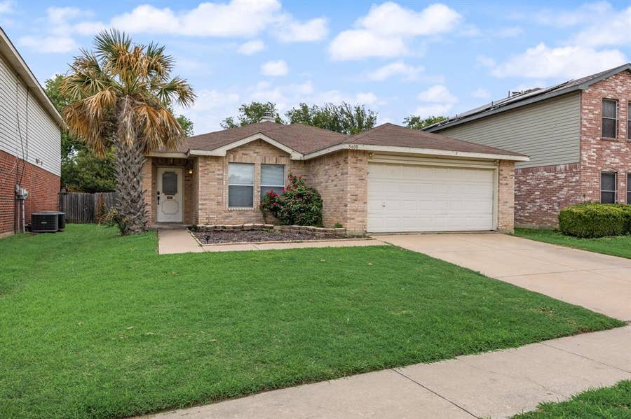 Property photo for 5600 Wiltshire Drive, Fort Worth, TX