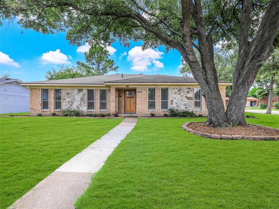 Property photo for 1600 Baltimore Drive, Richardson, TX