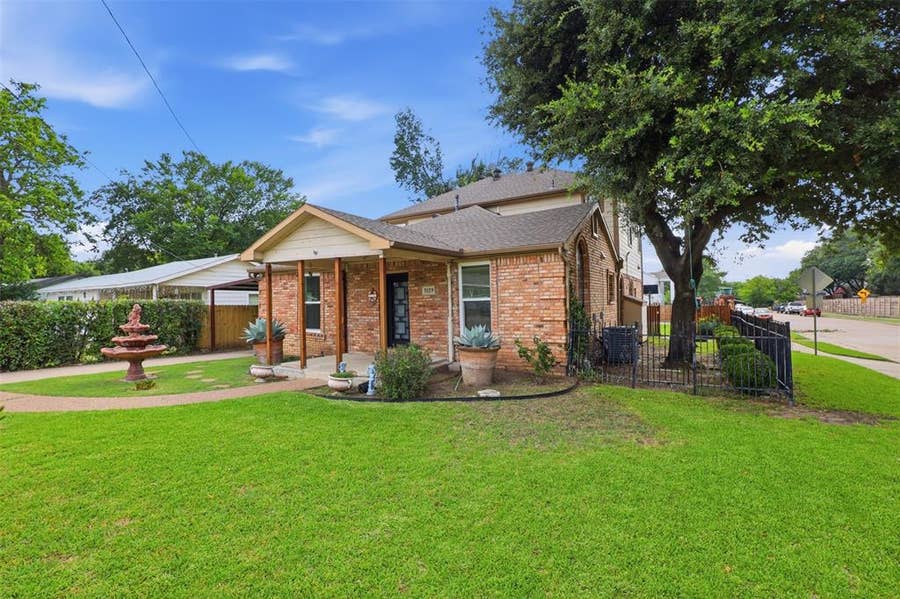 Property photo for 3129 New Haven Street, Irving, TX