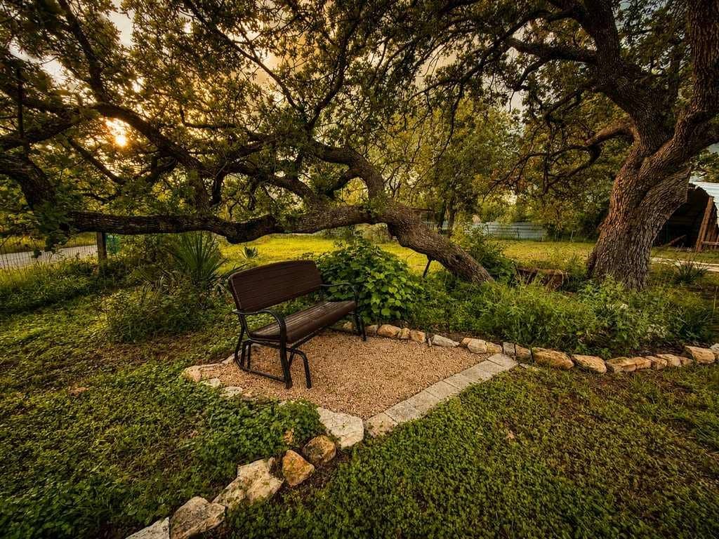 128 E Castlewood Drive, Marble Falls, TX 78654 128 E Castlewood Drive, Marble Falls, TX 78654