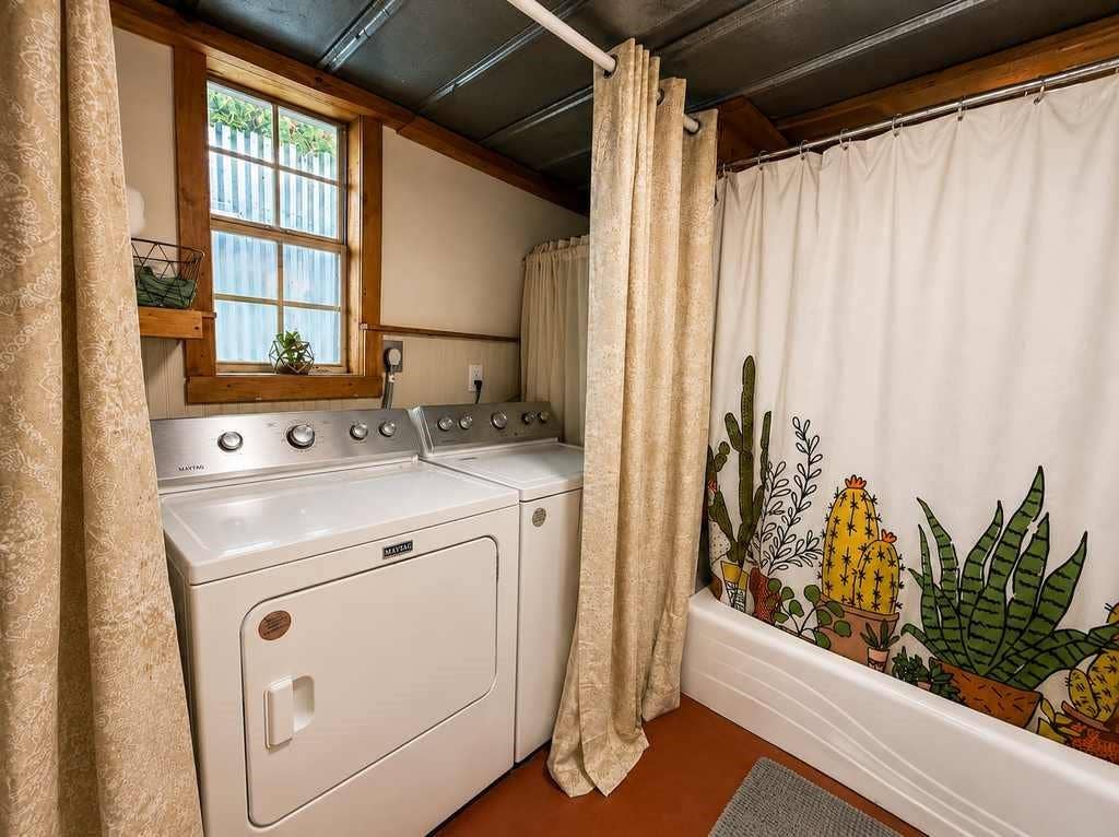 128 E Castlewood Drive, Marble Falls, TX 78654 128 E Castlewood Drive, Marble Falls, TX 78654