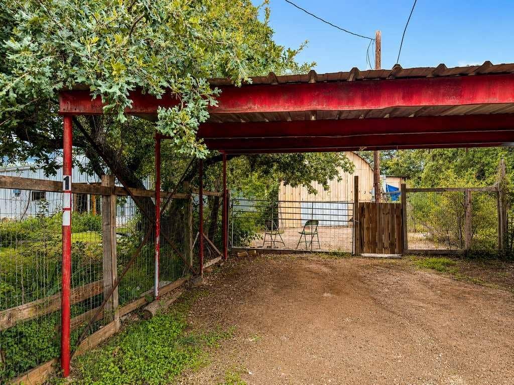 128 E Castlewood Drive, Marble Falls, TX 78654 128 E Castlewood Drive, Marble Falls, TX 78654