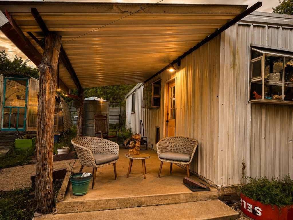 128 E Castlewood Drive, Marble Falls, TX 78654 128 E Castlewood Drive, Marble Falls, TX 78654