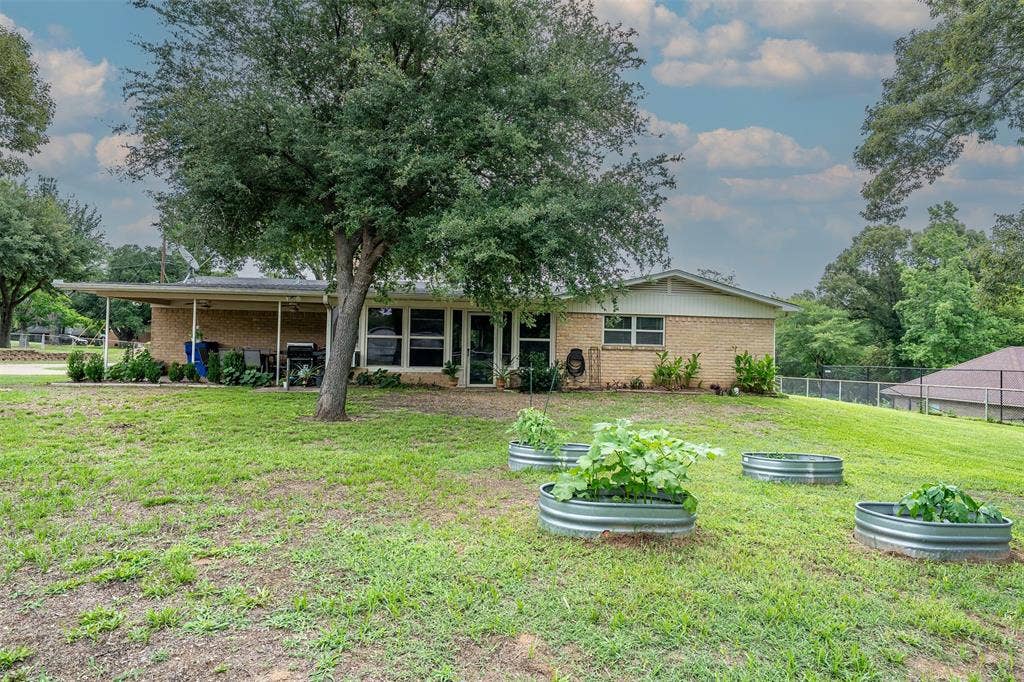 18448 County Road 138, Flint, TX 75762 18448 County Road 138, Flint, TX 75762